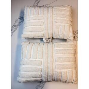 Threshold Mod Tufted Throw Pillow 14x20 White Textured NWT Set of 2